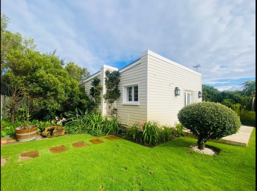 To Let 4 Bedroom Property for Rent in Klein Slangkop Western Cape